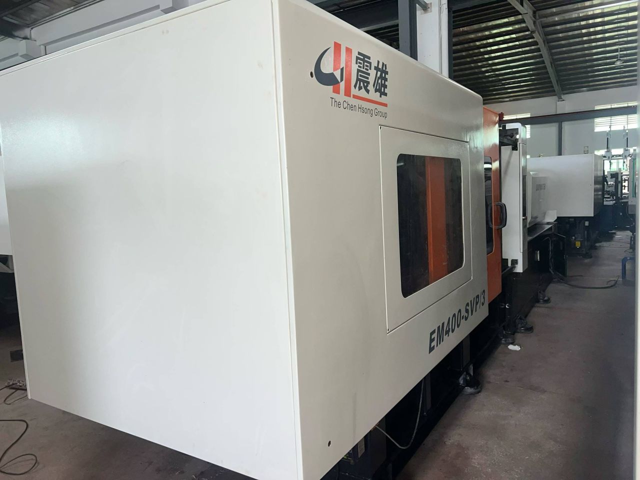 Used 400 Ton EM400-SVP-3 Injection Molding Machine