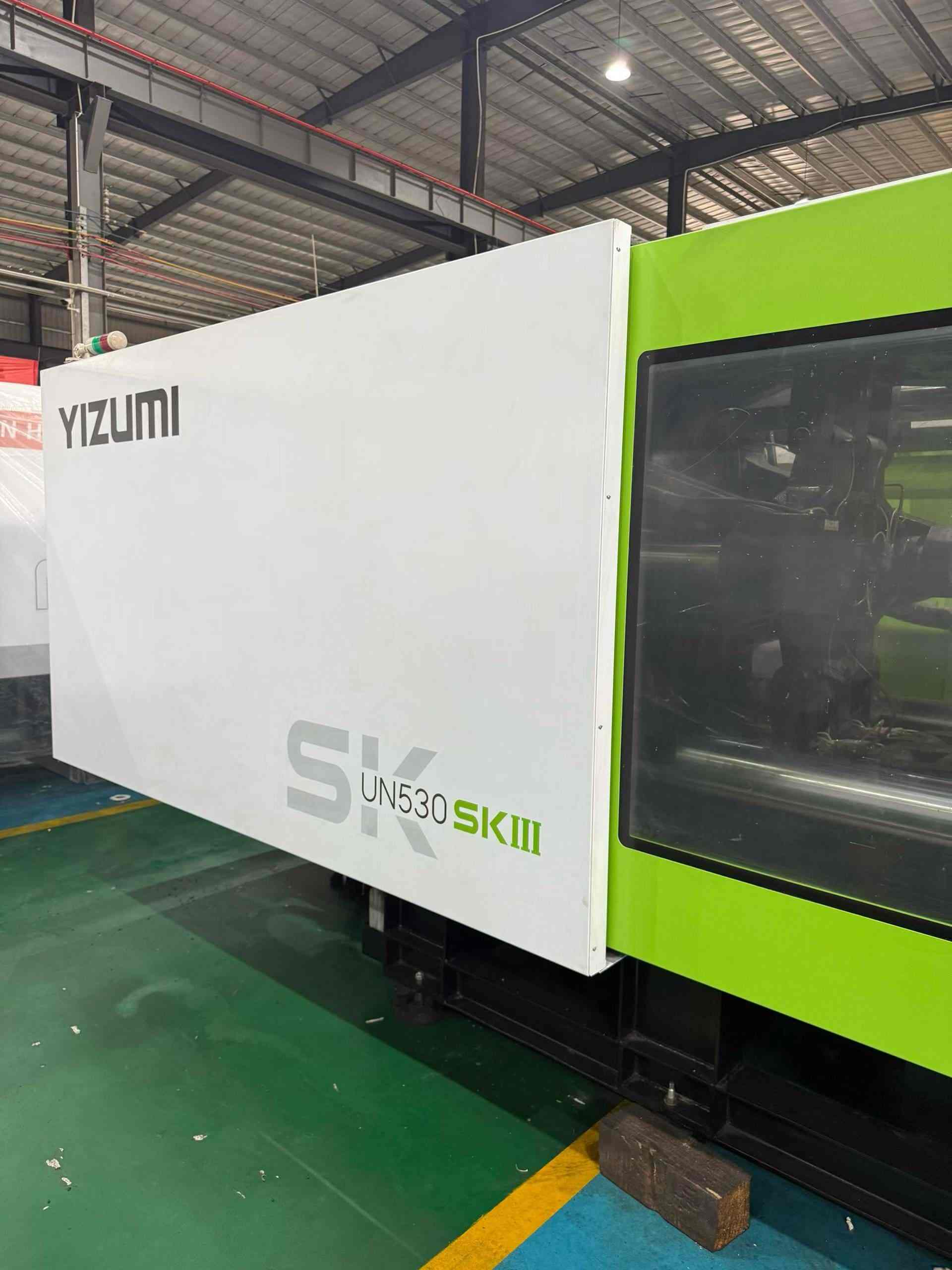 Quality Used Yizumi 530 Ton UN530SKIII Injection Molding Machine