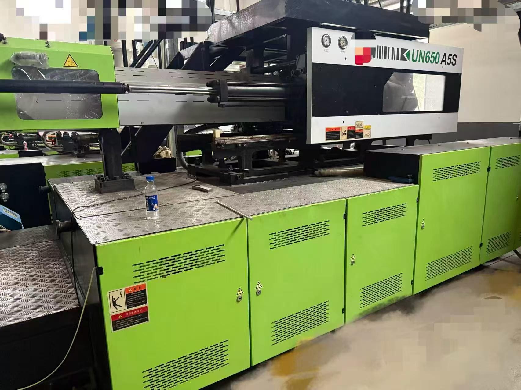 Used 650 Ton YIZUMI UN650A5S Injection Molding Machine