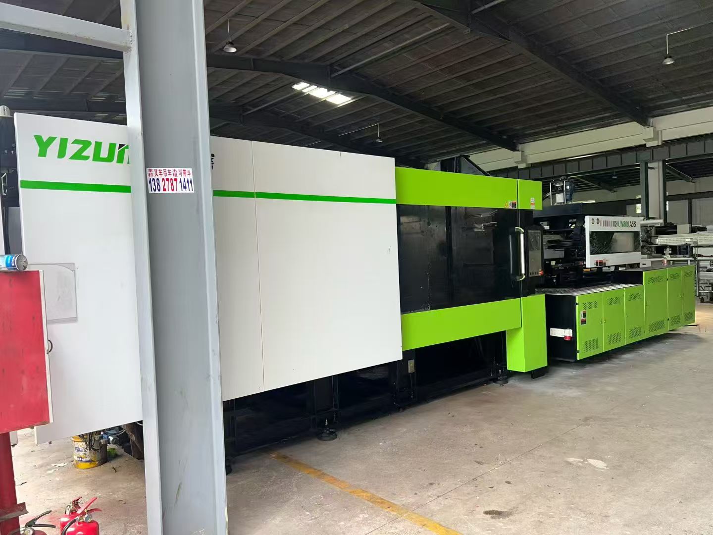 Used 800 Ton YIZUMI UN800A5S Injection Molding Machine